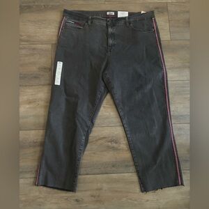 Tommy Hilfiger denim grey slim mid-rise boyfriend jeans. Women’s Size 18